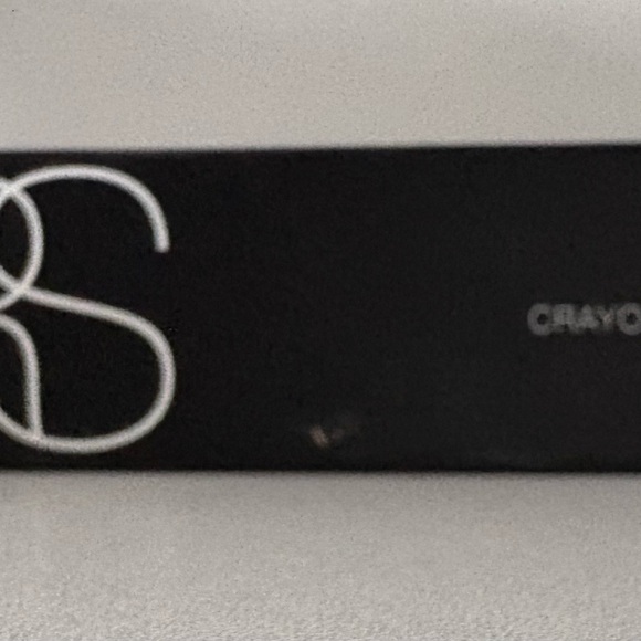 NARS Dragon Girl Velvet Matte Lip Pencil - Picture 4 of 5